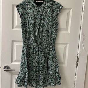 Women’s XS lightweight dress.